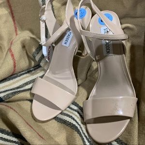 Steve Madden nude 3in heels.